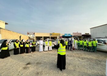 دائرة البلدية بالخابورة تنفذ حملة توعية عن البعوضة الزاعجة بالمنطقة الصناعية