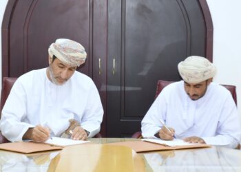 التوقيع على اتفاقيتين لتنفيذ مشروعات إنشائية بولاية صحار