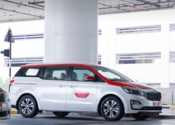 منح ترخيصين لإدارة خدمة مركبات الأجرة في مطارات سلطنة عُمان