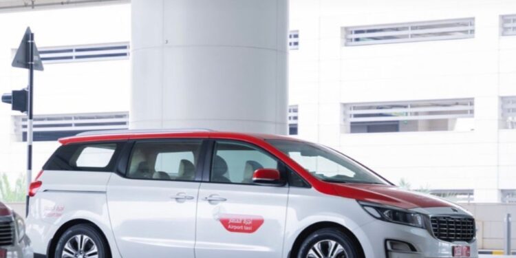 منح ترخيصين لإدارة خدمة مركبات الأجرة في مطارات سلطنة عُمان 1 منح ترخيصين لإدارة خدمة مركبات الأجرة في مطارات سلطنة عُمان