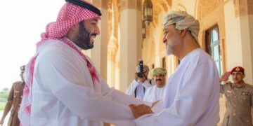 بالصور.. جلالة السلطان يستقبل ولي عهد السعودية بقصر البركة