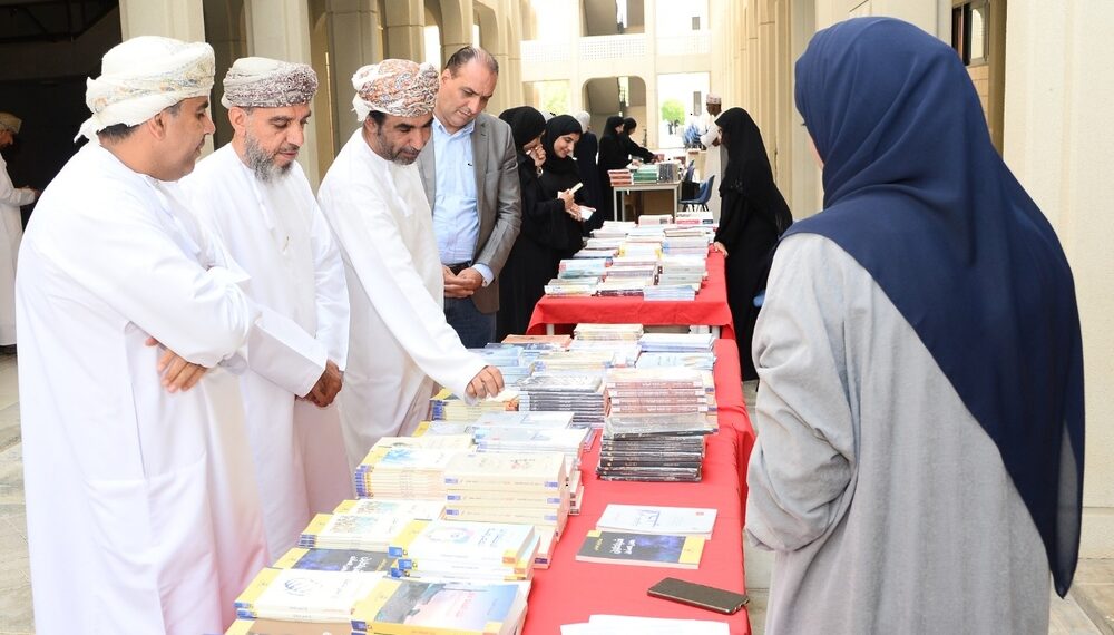 تنوّع في الفعاليات والبرامج بالموسم الثقافي لجامعة السلطان قابوس للعام 2023 / 2024م 1 تنوّع في الفعاليات والبرامج بالموسم الثقافي لجامعة السلطان قابوس للعام 2023 / 2024م