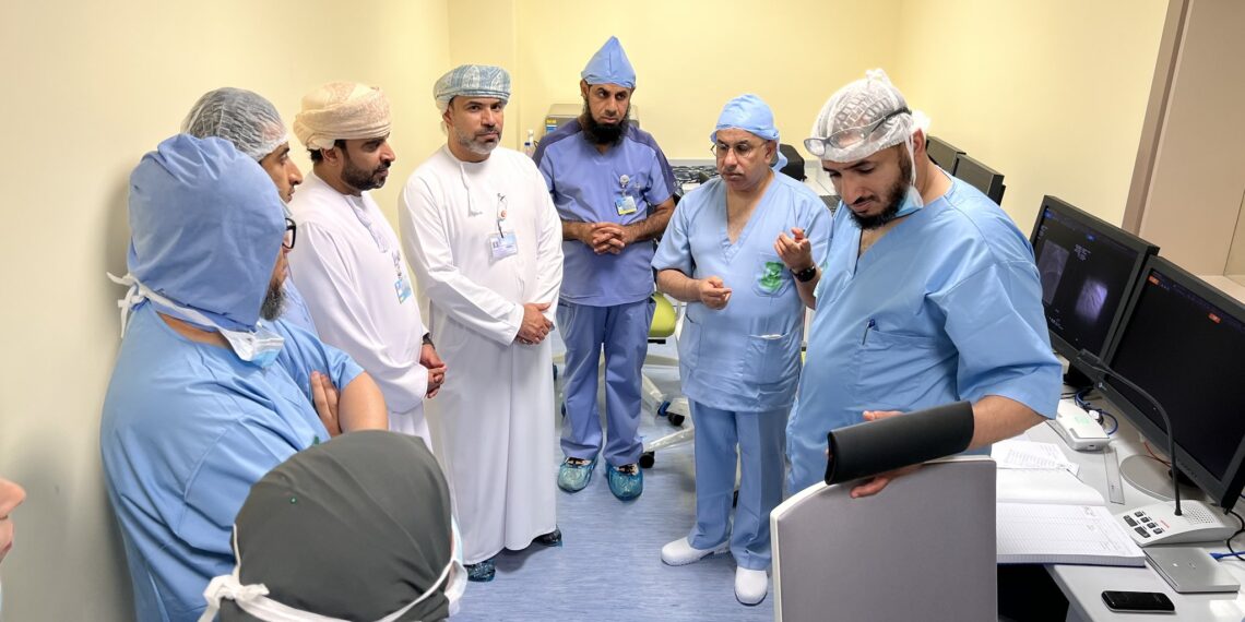 مستشفى ⁧‫نزوى‬⁩ المرجعي ينجح في إجراء أول عمليتين في وحدة قسطرة القلب‏