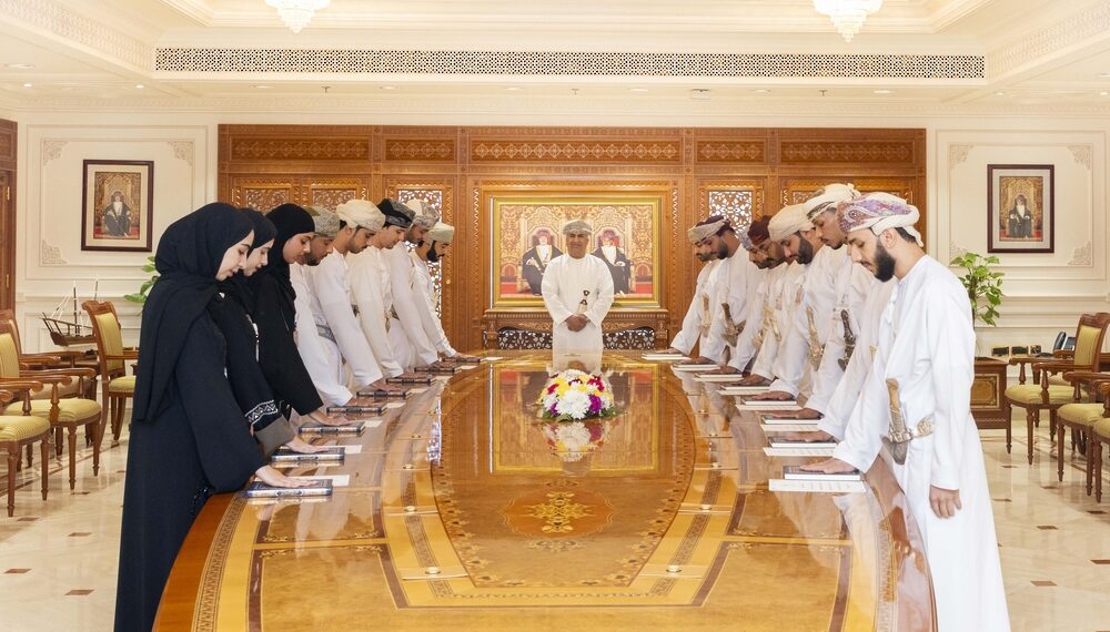 عددٌ من أعضاء جهاز الرقابة المالية والإدارية للدولة يؤدون اليمين القانونية 1 عددٌ من أعضاء جهاز الرقابة المالية والإدارية للدولة يؤدون اليمين القانونية