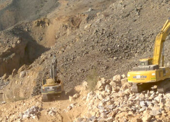 بدء تنفيذ الأعمال المتبقية من مشروع طريق (محلاح – غبرة الطام -إسماعية) بولاية دماء والطائيين