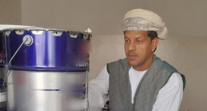 ضبط أكثر من 440 علبة أصباغ منتهية الصلاحية في مسقط 1 ضبط أكثر من 440 علبة أصباغ منتهية الصلاحية في مسقط