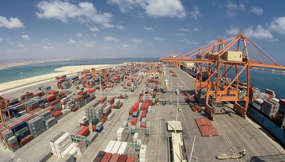 9.5 بالمائة انخفاضًا بالناتج المحلي الإجمالي لسلطنة عُمان بالأسعار الجارية 1 9.5 بالمائة انخفاضًا بالناتج المحلي الإجمالي لسلطنة عُمان بالأسعار الجارية