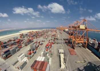 9.5 بالمائة انخفاضًا بالناتج المحلي الإجمالي لسلطنة عُمان بالأسعار الجارية