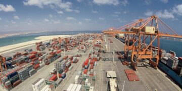 9.5 بالمائة انخفاضًا بالناتج المحلي الإجمالي لسلطنة عُمان بالأسعار الجارية