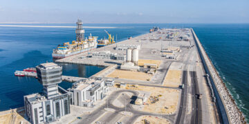 وكالة ستاندرد آند بورز ترفع التصنيف الائتماني لسلطنة عُمان إلى “BB+” مع نظرة مستقبلية مستقرة