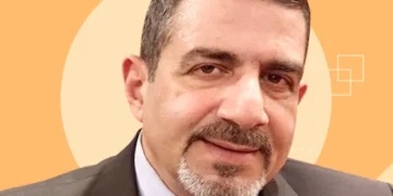 المؤثرون اجتماعياً في وسائل التواصل بين “البيزنس” والتسطيح