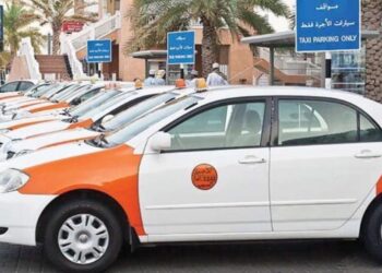 توضيح بشأن السماح لمركبات الأجرة العمل في ‎مطار مسقط الدولي