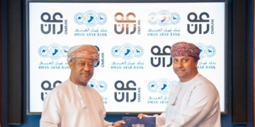 بنك عُمان العربي ومجموعة عُمران يوقعان شراكة استراتيجية لتمويل مشروع منتجع Nikki Beach مسقط