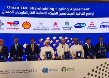الشركة العمانية للغاز الطبيعي المسال توقع اتفاقيات المساهمين وتوريد الغاز