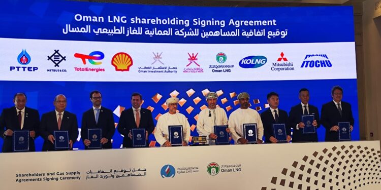 الشركة العمانية للغاز الطبيعي المسال توقع اتفاقيات المساهمين وتوريد الغاز