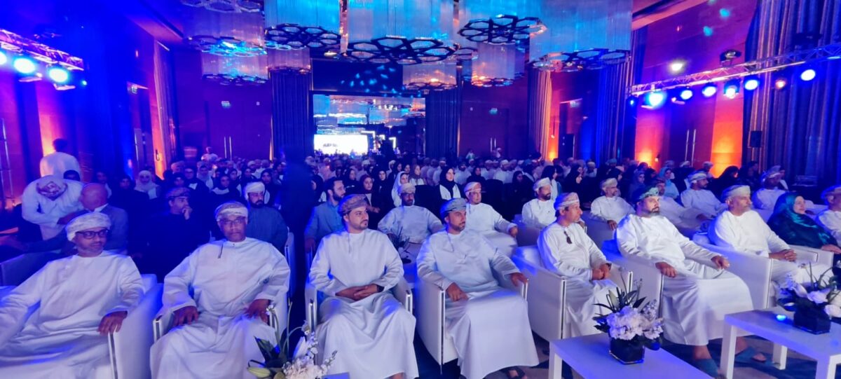 وزير العمل يرعى تخريج 220 خريجًا وخريجةً من برنامج التدريب المقرون بالتوظيف في أوكيو 5 57b1fe15 83b0 4721 85a0 dd784c6829b7