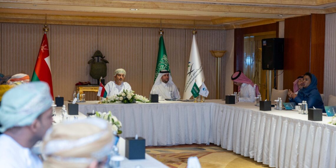 وفد المناطق الاقتصادية الخاصة والحرة بسلطنة عُمان يتعرف على خدمات المنطقة اللوجستية المتكاملة بالسعودية 1 وفد المناطق الاقتصادية الخاصة والحرة بسلطنة عُمان يتعرف على خدمات المنطقة اللوجستية المتكاملة بالسعودية