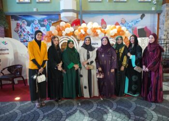 انطلاق معرض القهوة والحلويات بمسقط مول