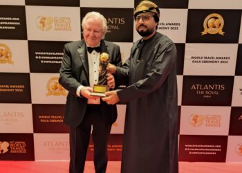 شركة سما للسفر و السياحة تحصل جائزة الشركة العمانية الرائدة في إدارة السفر بدبي