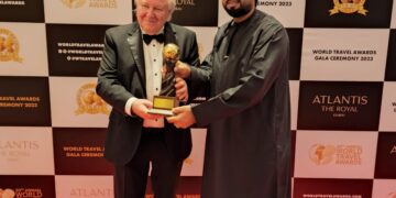 شركة سما للسفر و السياحة تحصل جائزة الشركة العمانية الرائدة في إدارة السفر بدبي