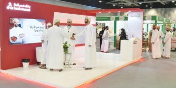 بنك مسقط يشارك في المعرض الدولي للتمور والعسل ويعّرف بمزايا “نجاحي” للصيرفة التجارية