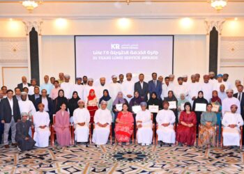 مجموعة كيمجي رامداس تتوج عدداً من موظفيها بجائزة الخدمة الطويلة