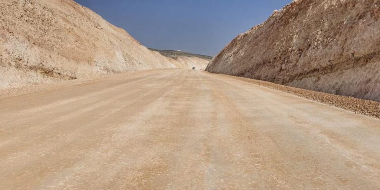 46 بالمائة نسبة إنجاز مشروع تصميم وتنفيذ أعمال تثبيت الميول بطريق (أرجوت – صرفيت) بولاية ضلكوت