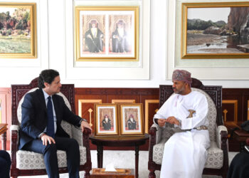 وزير الإعلام اللبناني يزور جامعة السُّلطان قابوس