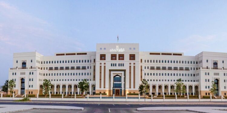 “العمل” تعلن طريقة التقدم على الفرص الوظيفية المطروحة بالمدينة الطبية للأجهزة العسكرية والأمنية