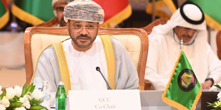 وزير الخارجية يجري اتصالات مع نظرائه وزراء خارجية مجلس التعاون