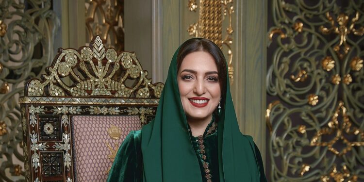 السيدة الجليلة توجه التهنئة بمناسبة يوم المرأة العُمانية