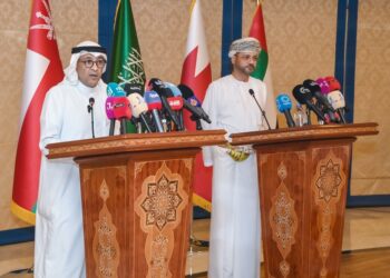 المجلس الوزاري الخليجي يطالب بالوقف الفوري لإطلاق النار والعمليات العسكرية الإسرائيلية في قطاع غزة