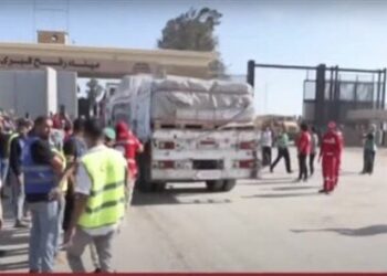عبور أول قافلة مساعدات إنسانية عبر معبر رفح الحدودي ‏