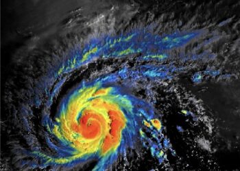 تعرّف على آخر مستجدات إعصار” تيج “ في بحر العرب