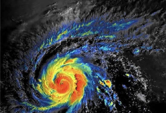 تعرّف على آخر مستجدات إعصار” تيج “ في بحر العرب