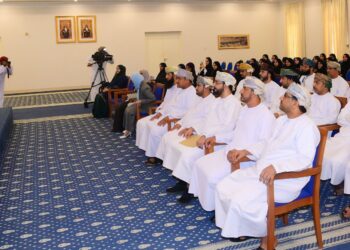 النقل والاتصالات تُعرّف بمستقبل الذكاء الاصطناعي وتأثيره على المجتمع