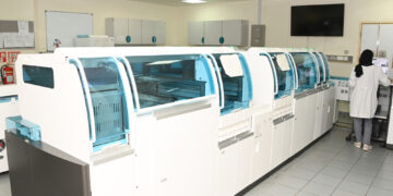 وزارة الصحة تفتتح مختبر البلمرة الجزيئي بمستشفى خولة