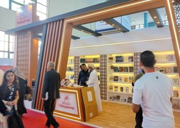 جناحُ سلطنة عُمان يستقطبُ جمهورًا واسعًا في صالون الجزائر الدولي للكتاب في دورته الــ 26