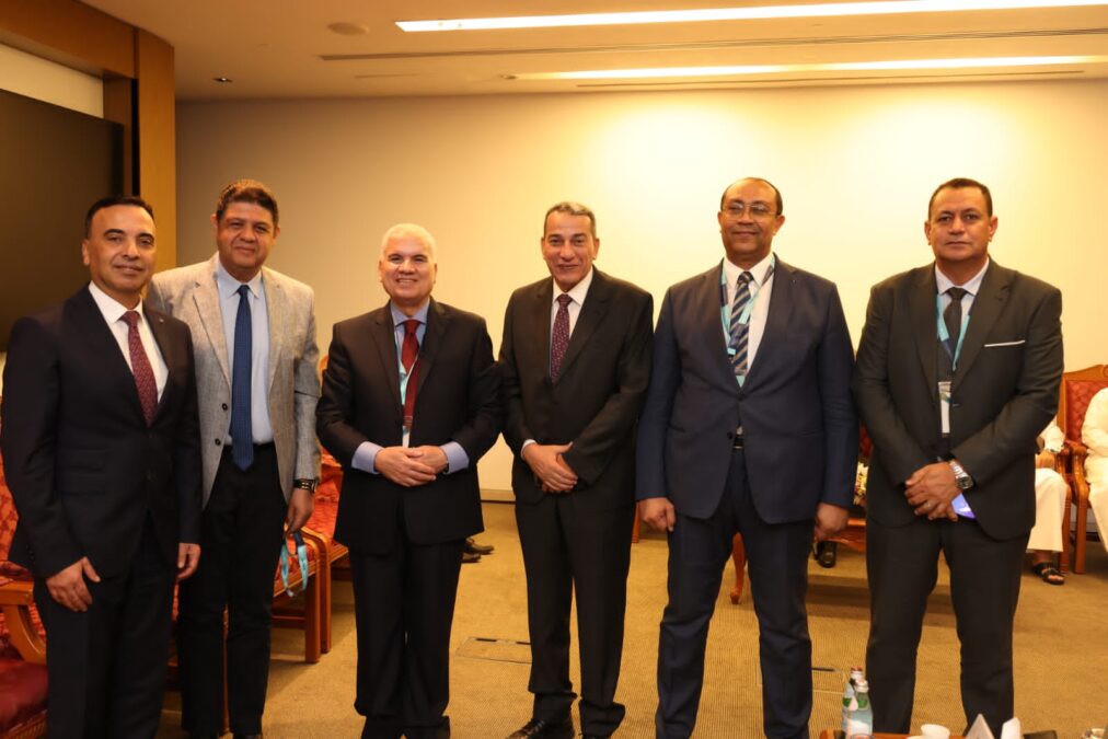 fa33c39f 4661 4afb ad8e fd8646c65f53