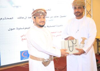 ندوة حوارية تحت عنوان (ظاهرة التفحيط من المنظور القانوني والديني وآثارها على الفرد والمجتمع) بالخابورة