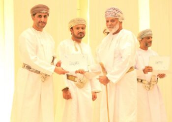 دائرة البلدية بالخابورة تكرم الموظفين والشركات المساهمة والفرق الرياضية