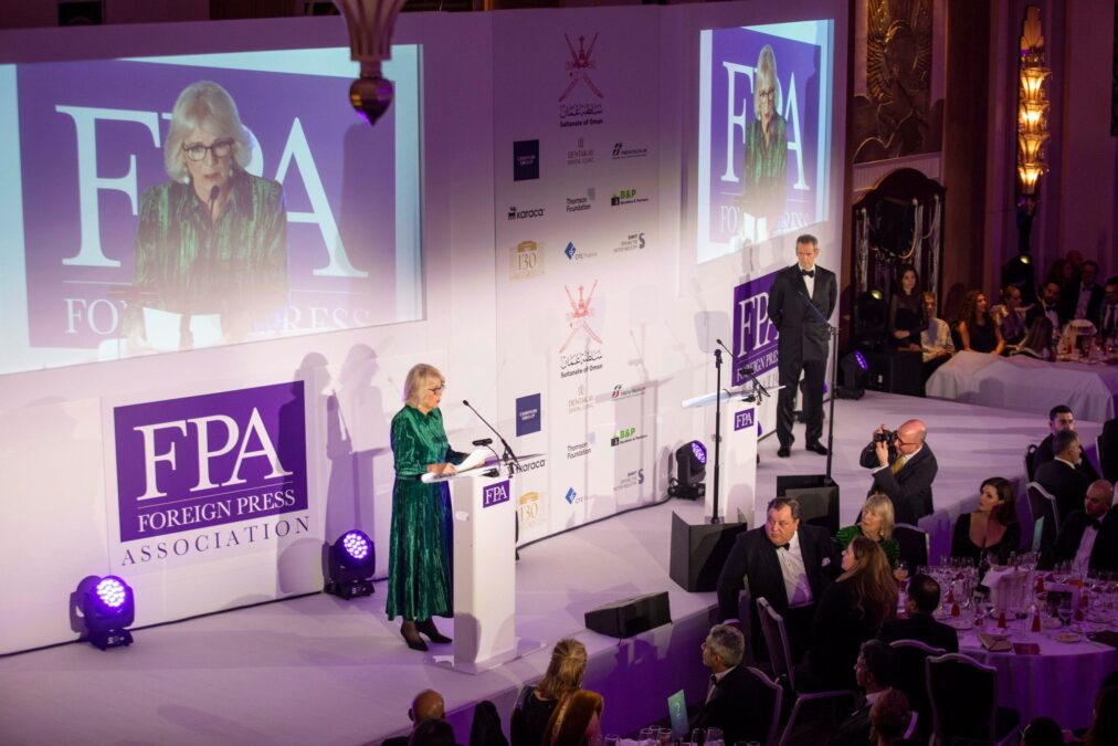 سلطنة عُمان تشارك في حفل توزيع جوائز جمعية الصحافة الأجنبية بلندن 2 IMG 0073