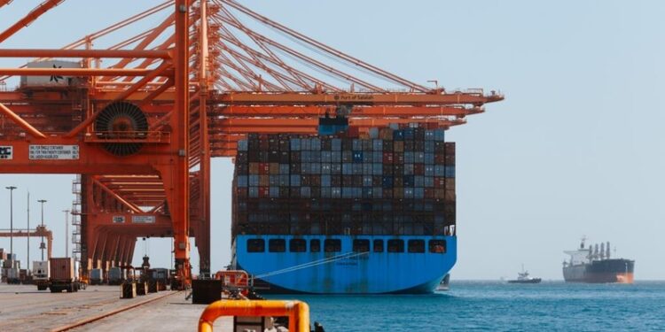 المنطقة الحرة بصلالة مركزٌ رائدٌ للأنشطة الصناعية واللوجستية عالية الجودة وبيئةٌ محفزة للاستثمار المحلي والأجنبي