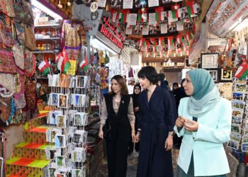 حرم فخامة رئيس الاتحاد السويسري تزور سوق ⁧‫مطرح‬⁩ ‏