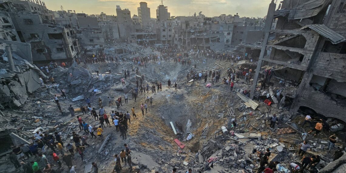 سلطنة عُمان تُدين وتستنكر استهداف قوات الاحتلال الإسرائيلي مخيم جباليا في قطاع غزة