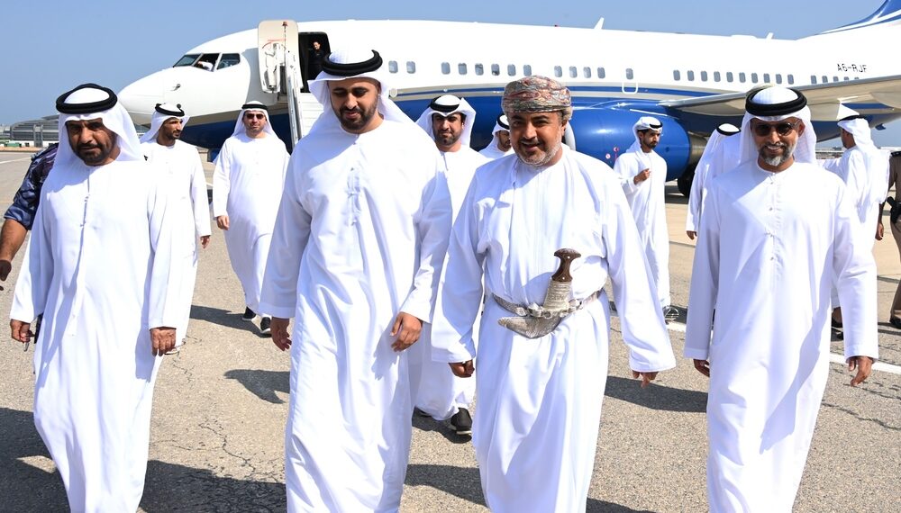 سمو الشيخ ذياب بن محمد بن زايد يصل سلطنة عُمان 1 سمو الشيخ ذياب بن محمد بن زايد يصل سلطنة عُمان