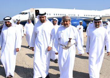 سمو الشيخ ذياب بن محمد بن زايد يصل سلطنة عُمان