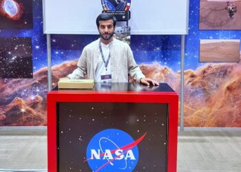 شاب عُماني يبتكر “روبوت” لإطفاء الحرائق تلقائيًّا وعن بُعد