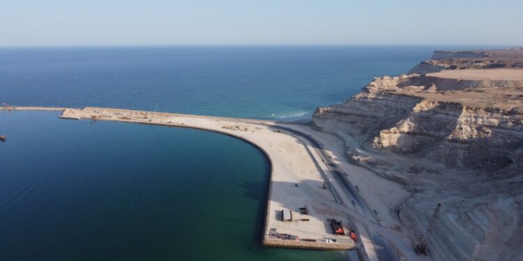 أكثر من 1.1 مليار ريال عُماني إجمالي المبالغ التي ضخها الصندوق السعودي للتنمية في سلطنة عُمان 1 أكثر من 1.1 مليار ريال عُماني إجمالي المبالغ التي ضخها الصندوق السعودي للتنمية في سلطنة عُمان