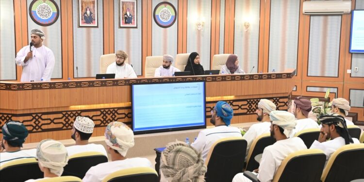 حلقة عمل حول تطوير قدرات المؤسسات الصغيرة والمتوسطة بمحافظة ظفار